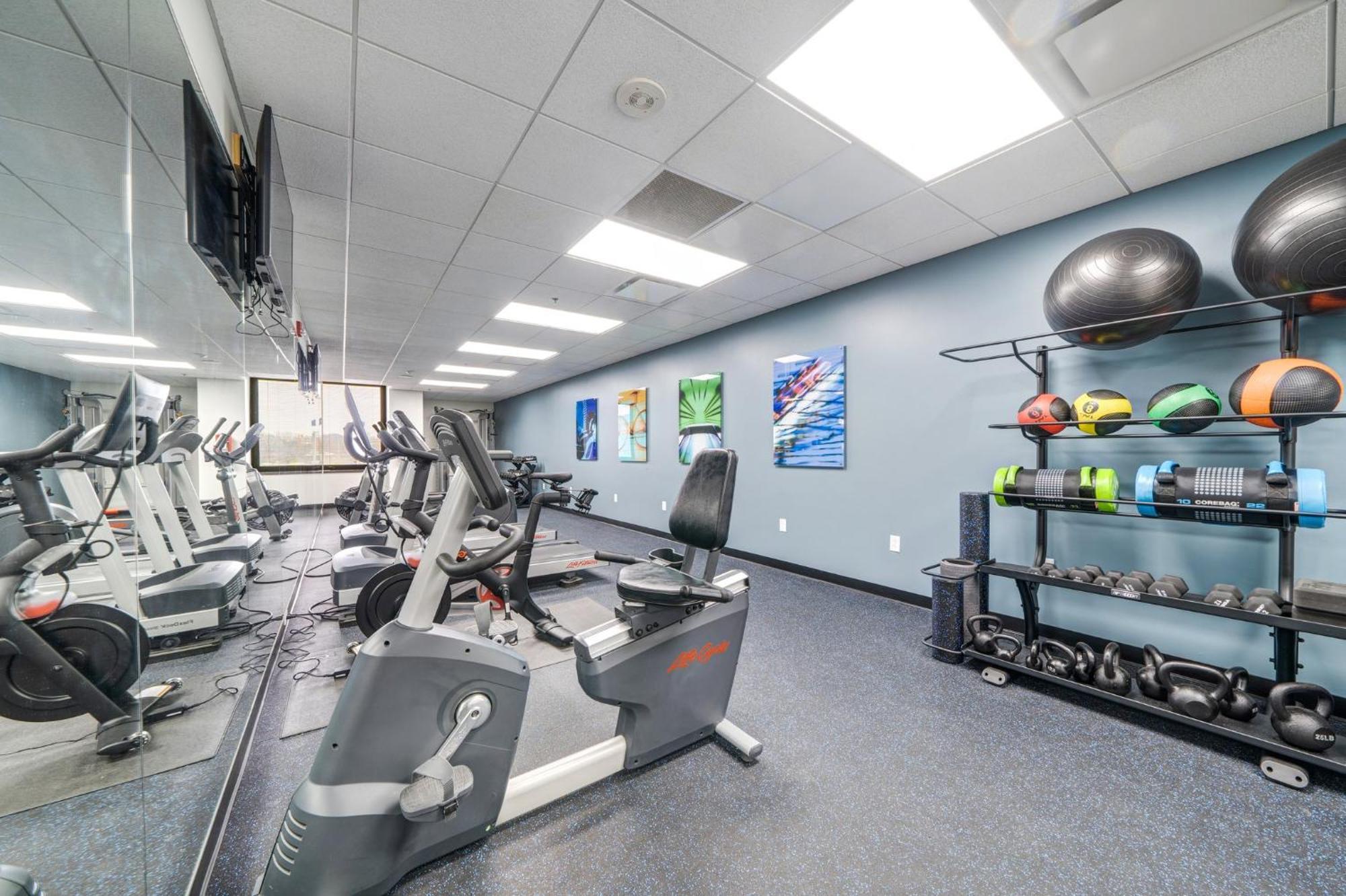 Upscale Charm Prime Location 24-7 Onsite Parking Gym Lounge Apartamento *